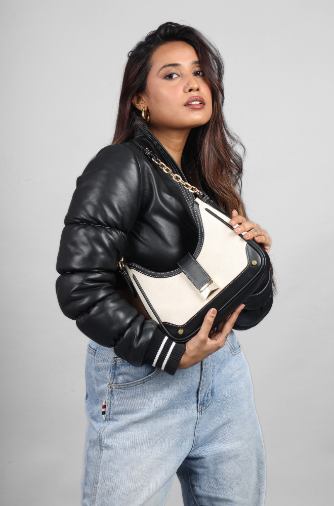 AOTE GIGI SLING BAG BLACK